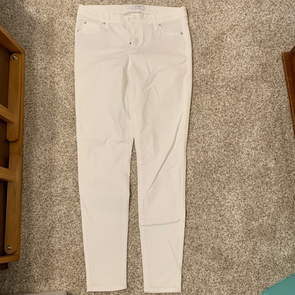 White skinny jeans